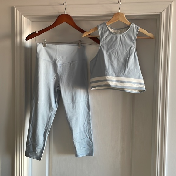 Love Wave Racerback Workout Set - Picture 2 of 4